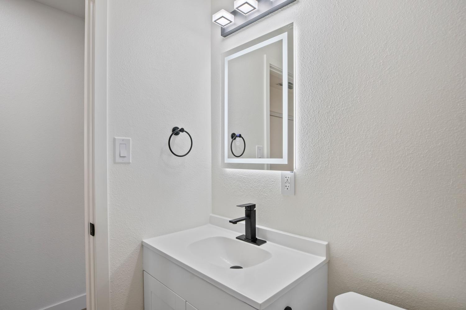 Detail Gallery Image 19 of 22 For 2214 Nightingale Ave, Stockton,  CA 95205 - 3 Beds | 1 Baths