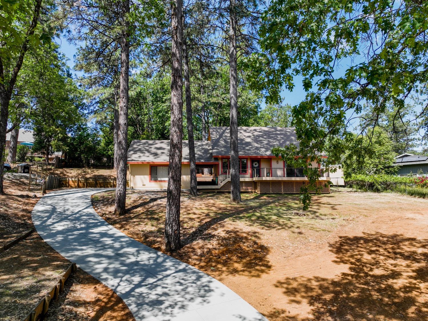 Detail Gallery Image 1 of 47 For 18218 Lawrence Way, Grass Valley,  CA 95949 - 3 Beds | 2/1 Baths