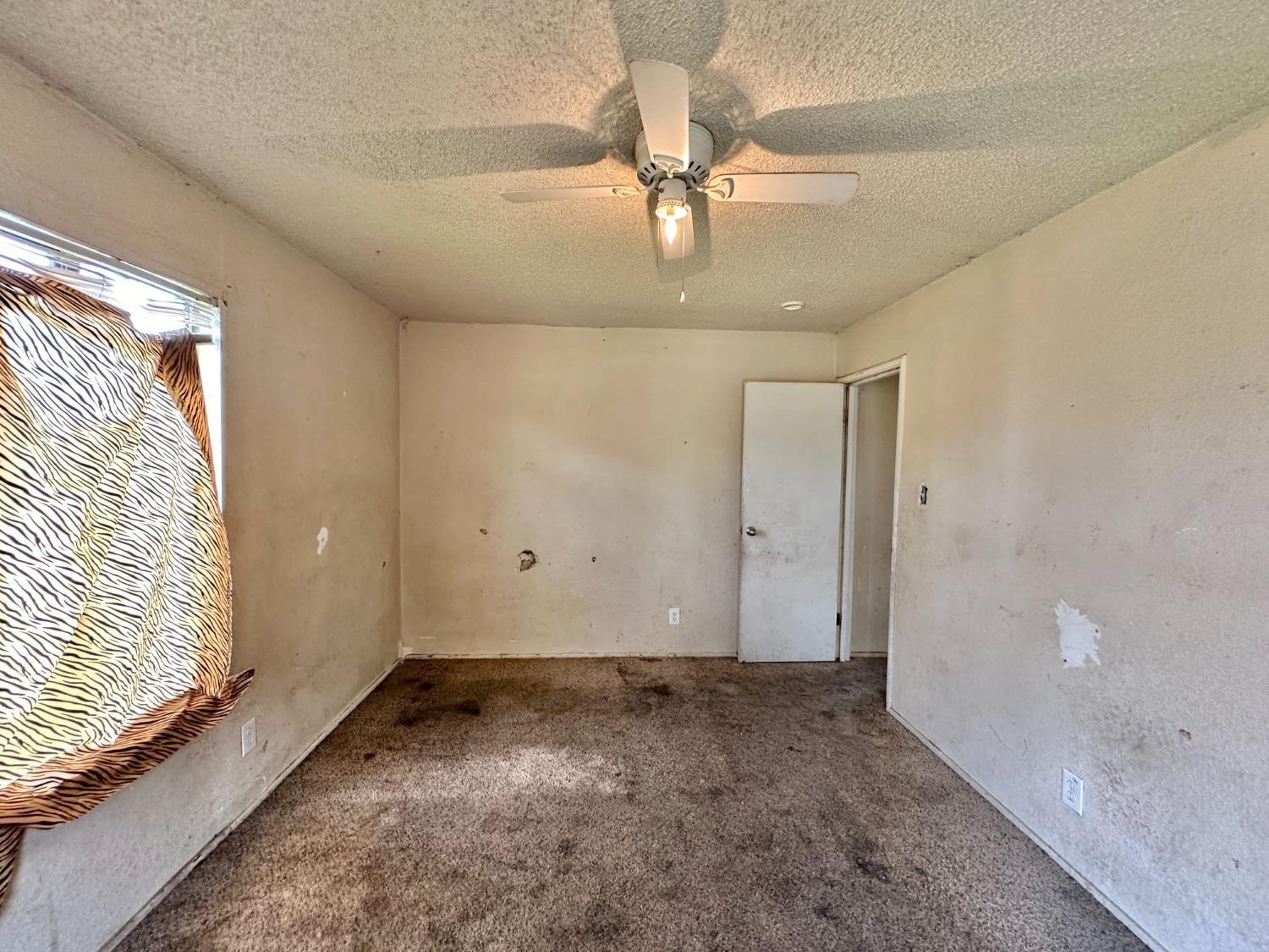 Detail Gallery Image 8 of 13 For 2242 S Holly Ave, Fresno,  CA 93706 - 2 Beds | 1 Baths