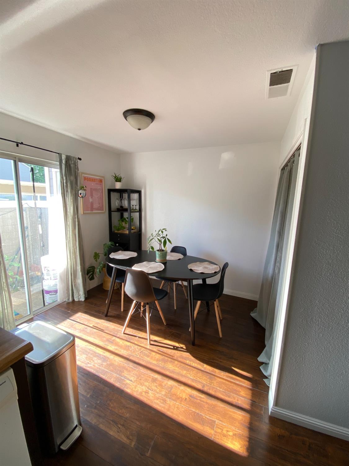Detail Gallery Image 8 of 9 For 9101 Newhall Dr #41,  Sacramento,  CA 95826 - 2 Beds | 1 Baths