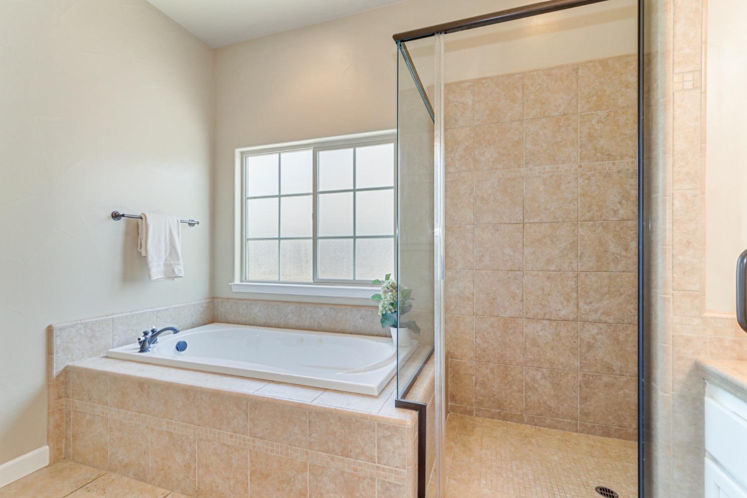 Detail Gallery Image 46 of 66 For 2201 Somerset Cir, Woodland,  CA 95776 - 4 Beds | 2/1 Baths