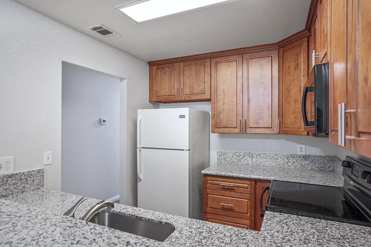 Detail Gallery Image 4 of 26 For 11150 Trinity River Dr #32,  Rancho Cordova,  CA 95670 - 2 Beds | 2 Baths