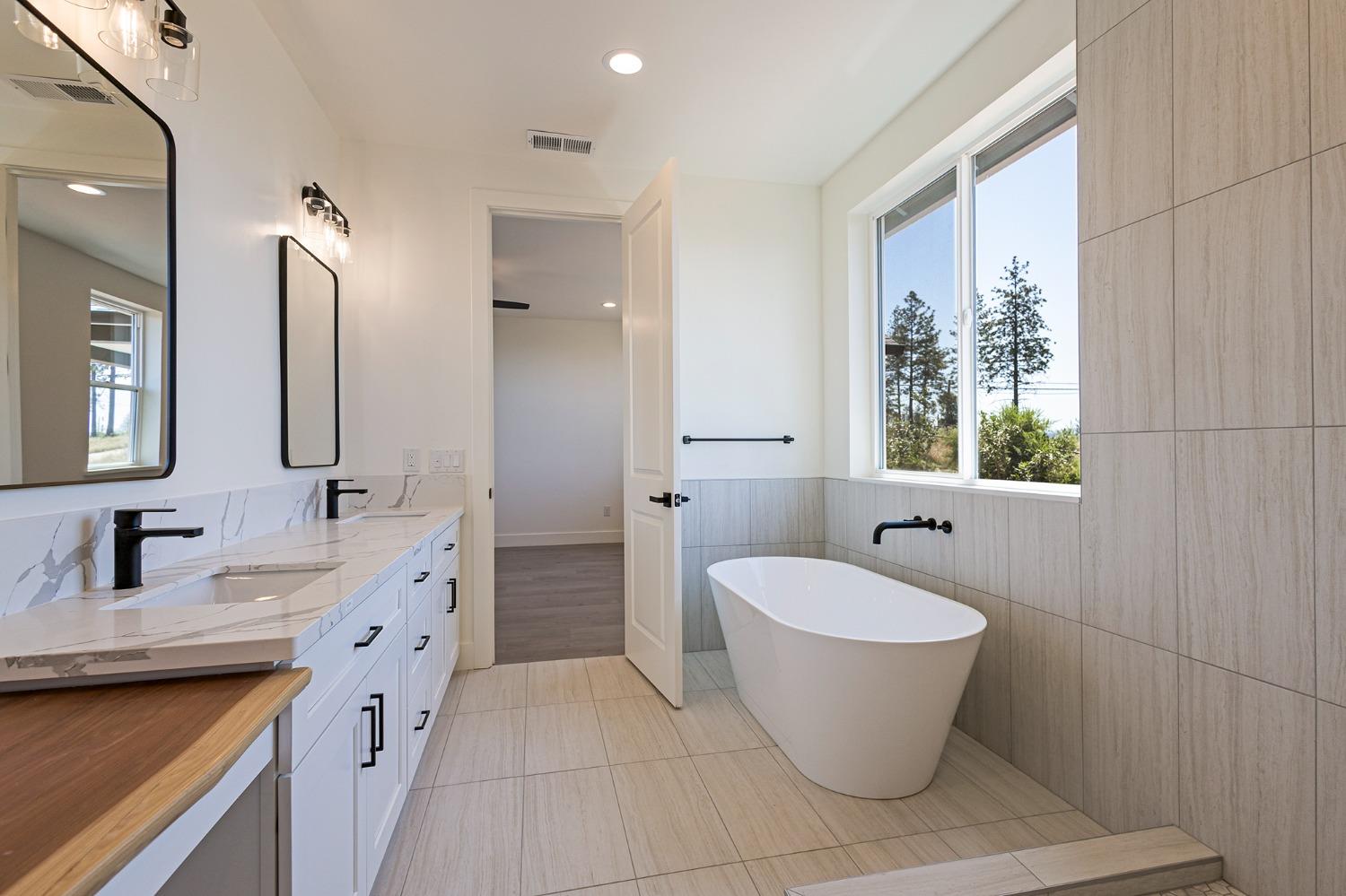 Detail Gallery Image 22 of 35 For 1890 Arrowhead Dr, Paradise,  CA 95969 - 3 Beds | 2 Baths