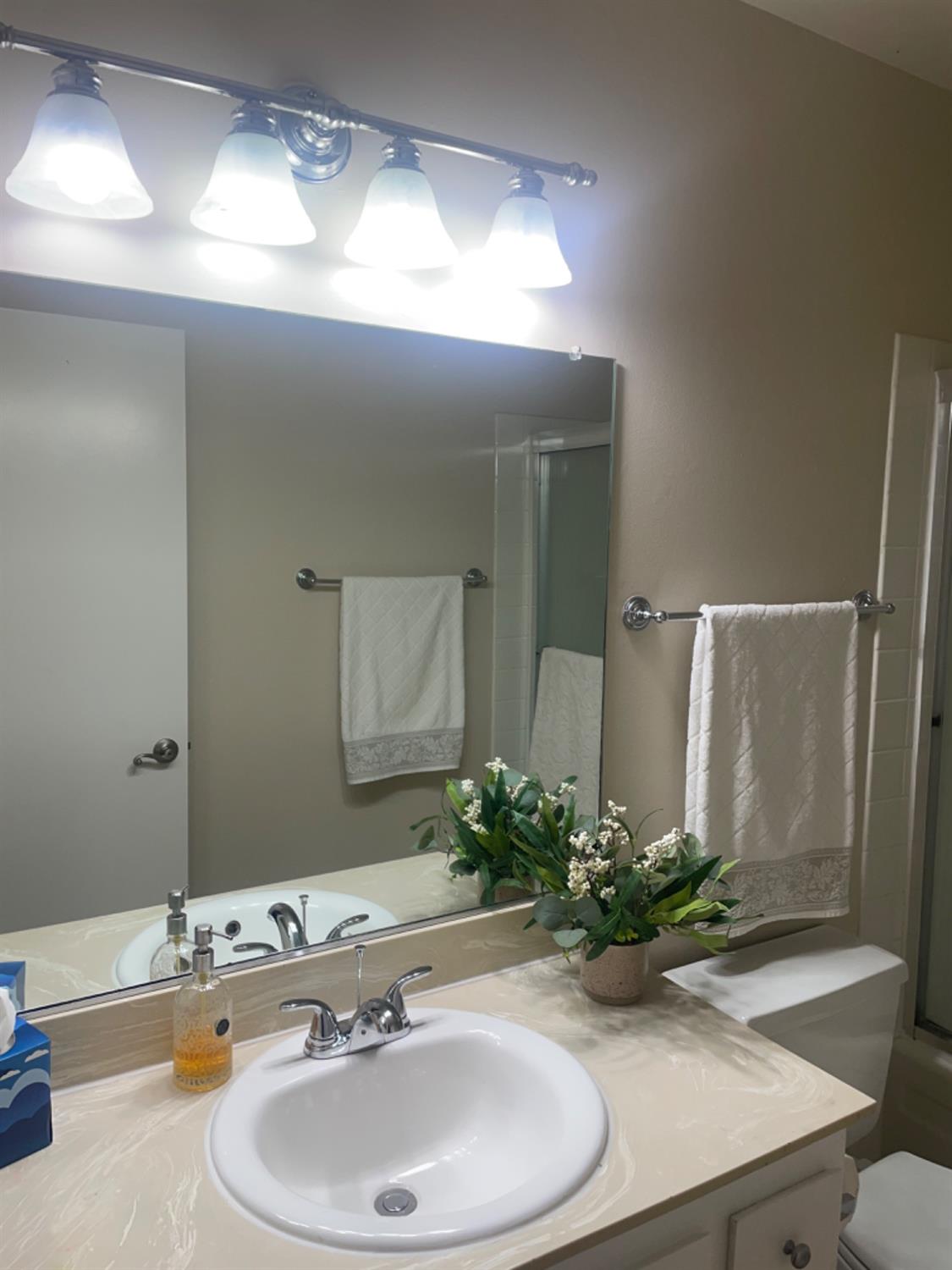 Detail Gallery Image 11 of 19 For 8181 La Riviera Dr, Sacramento,  CA 95826 - 2 Beds | 1/1 Baths