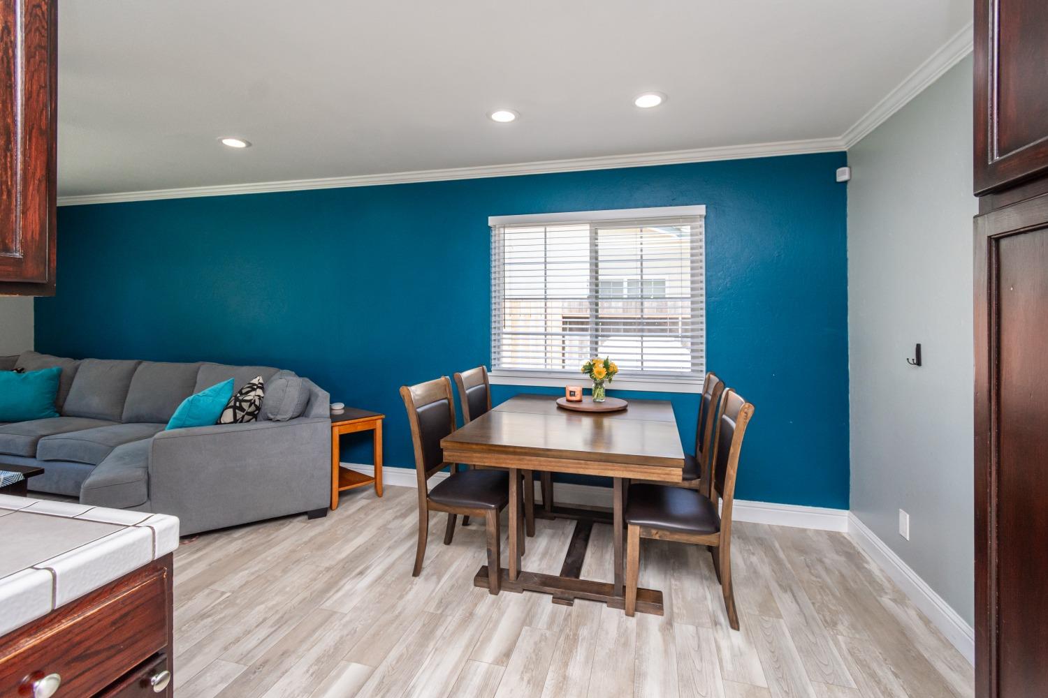 Detail Gallery Image 8 of 32 For 600 P St, Lincoln,  CA 95648 - 3 Beds | 2 Baths
