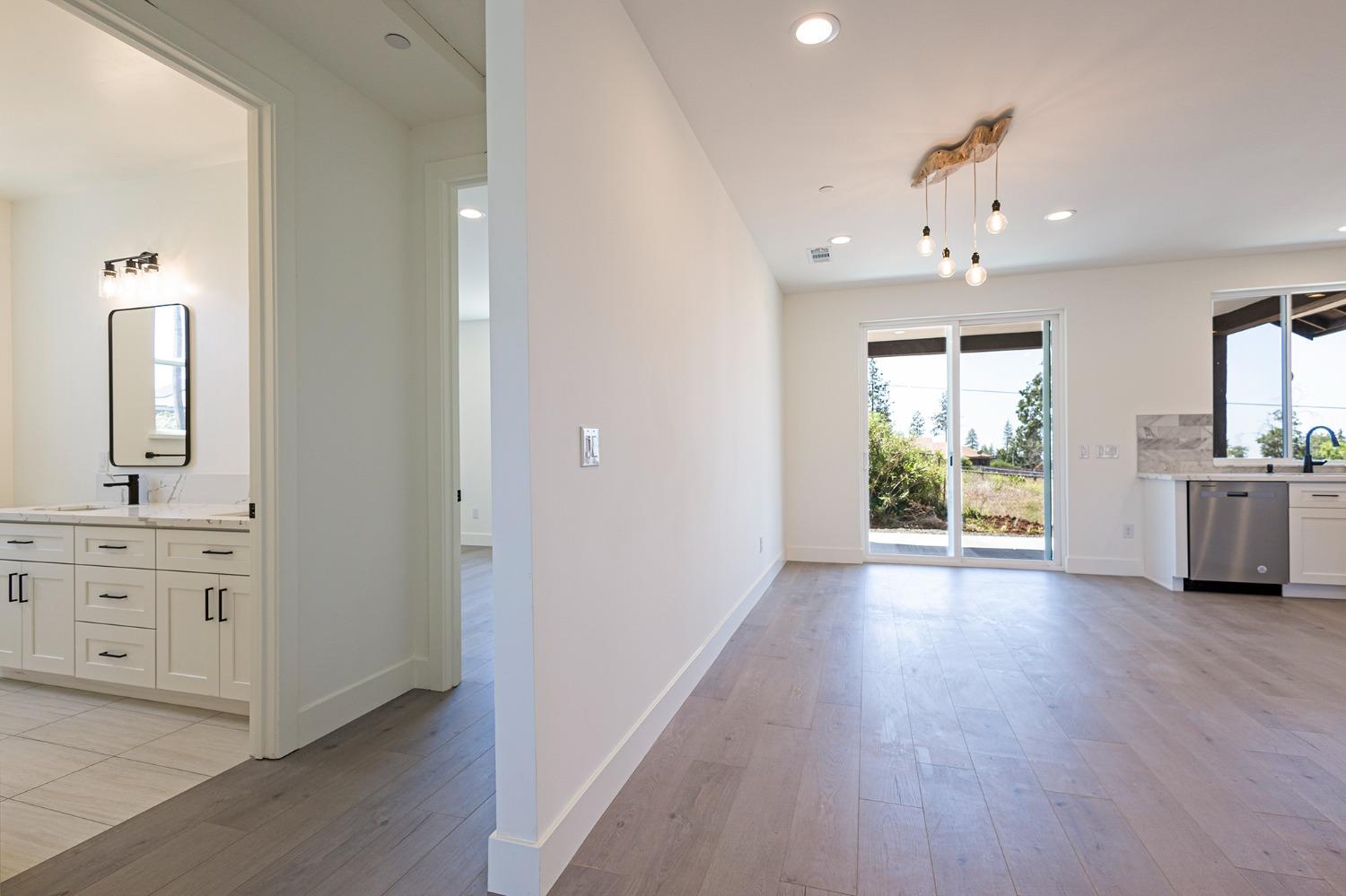 Detail Gallery Image 15 of 35 For 1890 Arrowhead Dr, Paradise,  CA 95969 - 3 Beds | 2 Baths