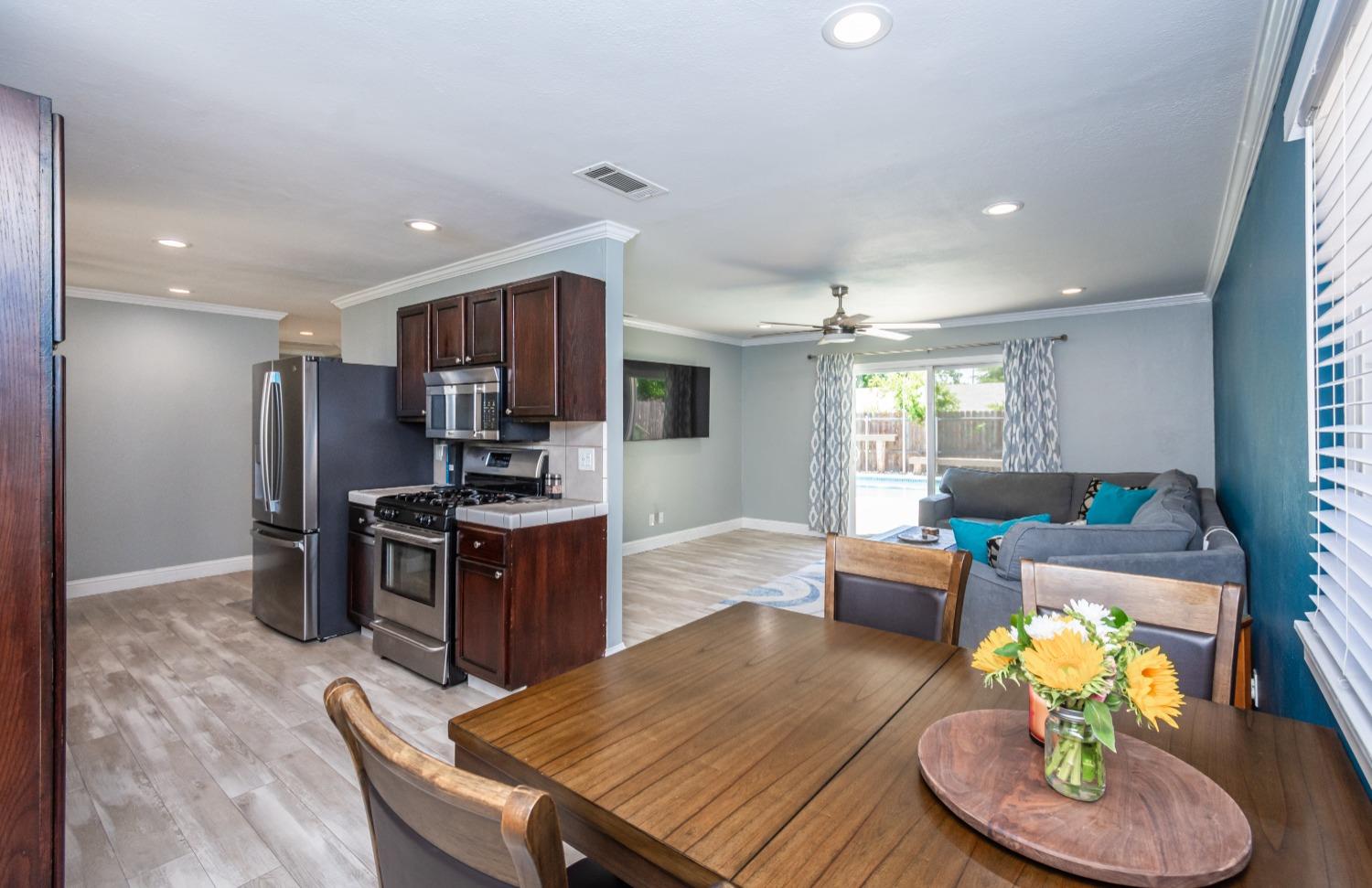 Detail Gallery Image 10 of 32 For 600 P St, Lincoln,  CA 95648 - 3 Beds | 2 Baths