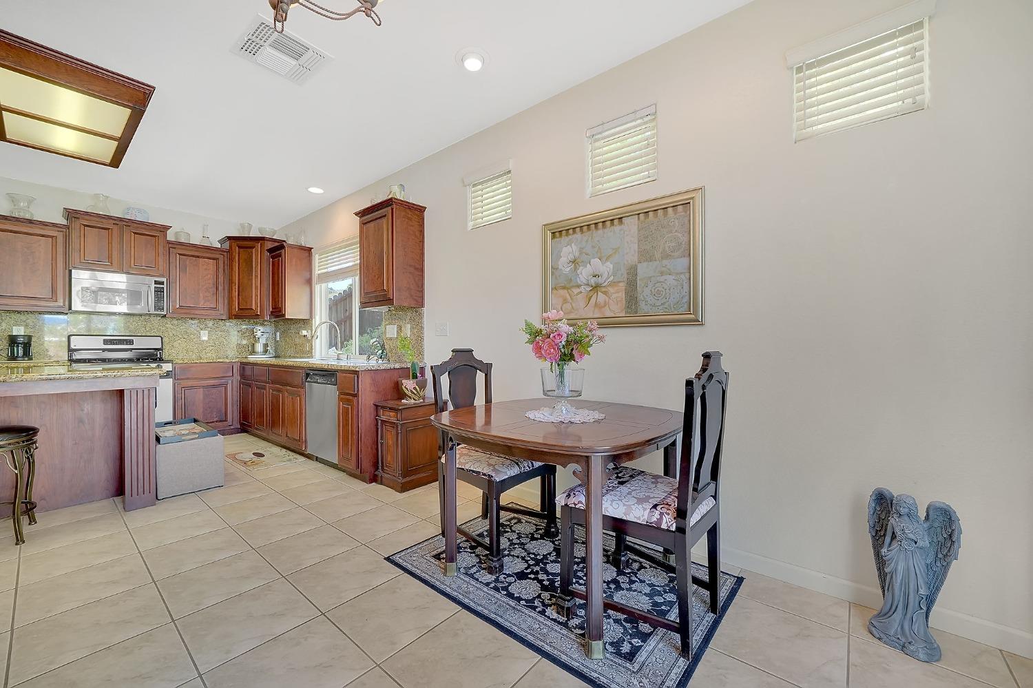 Detail Gallery Image 12 of 57 For 705 Kristi Ct, Jackson,  CA 95642 - 3 Beds | 2 Baths