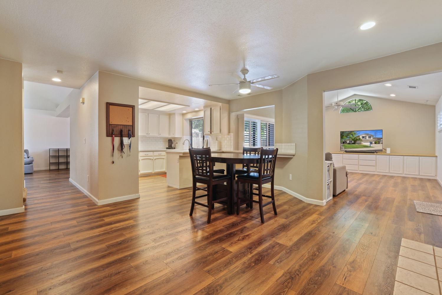 Detail Gallery Image 17 of 49 For 2033 Mendocino Way, Modesto,  CA 95350 - 3 Beds | 2/1 Baths