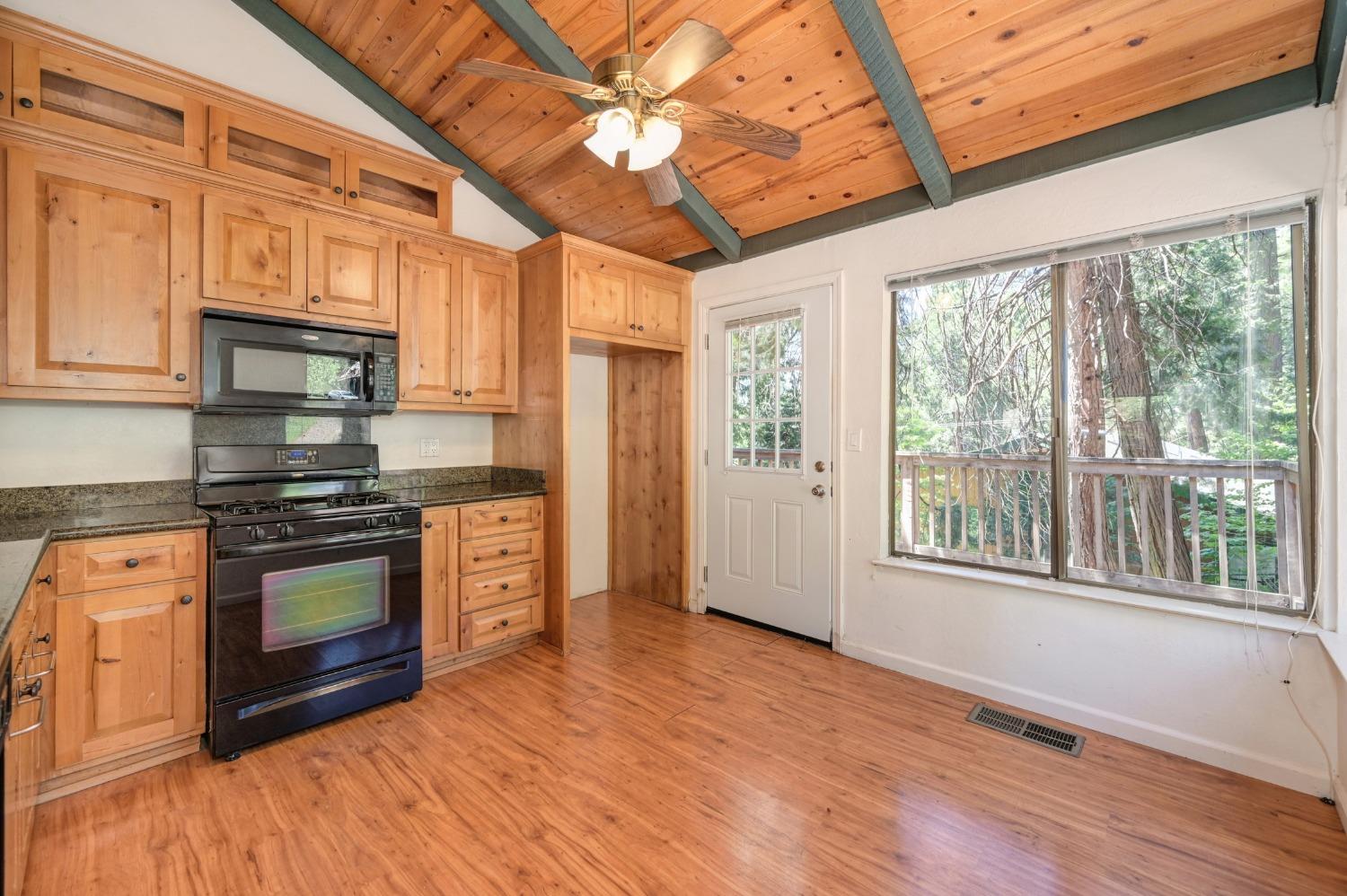 Detail Gallery Image 8 of 39 For 2846 Viona Rd, Pollock Pines,  CA 95726 - 3 Beds | 2 Baths