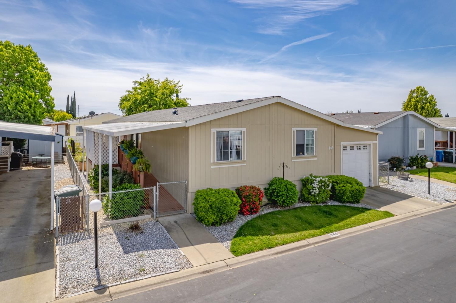 Detail Gallery Image 1 of 35 For 3120 Live Oak Blvd 149, Yuba City,  CA 95991 - 3 Beds | 2 Baths