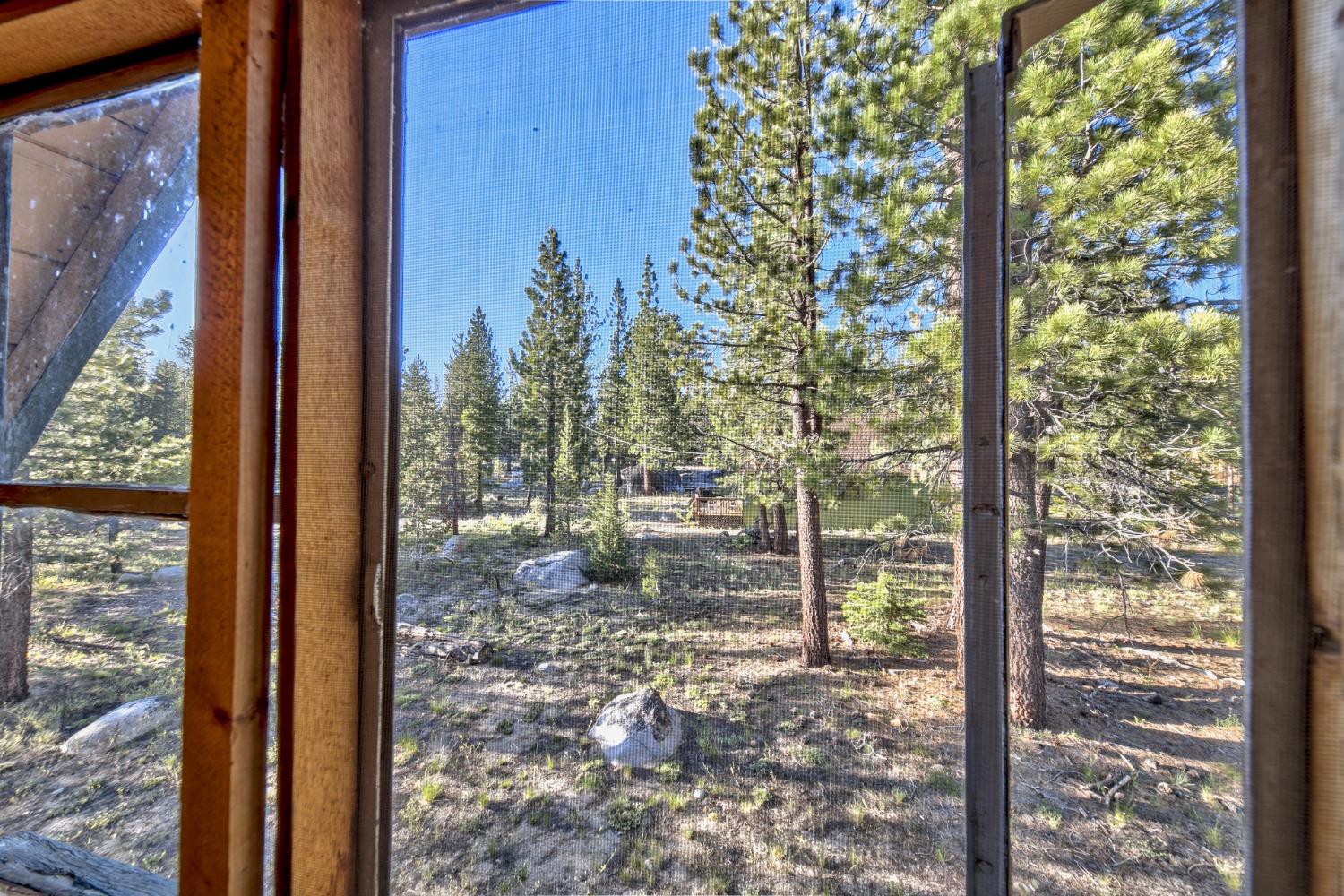 Detail Gallery Image 26 of 27 For 2211 Rainbow Rd, South Lake Tahoe,  CA 96150 - 3 Beds | 1 Baths