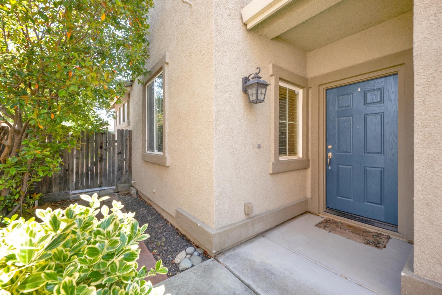 Detail Gallery Image 7 of 42 For 3355 Seymour Ct, West Sacramento,  CA 95691 - 3 Beds | 2/1 Baths