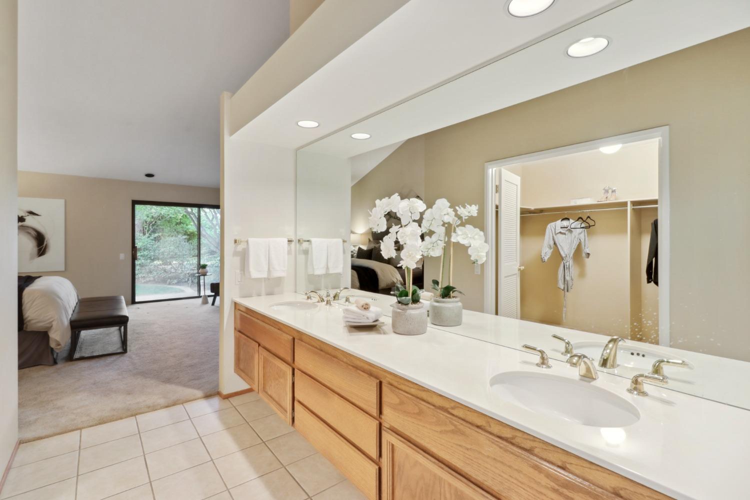 Detail Gallery Image 19 of 55 For 1864 Coarse Gold Pl, Gold River,  CA 95670 - 3 Beds | 2 Baths