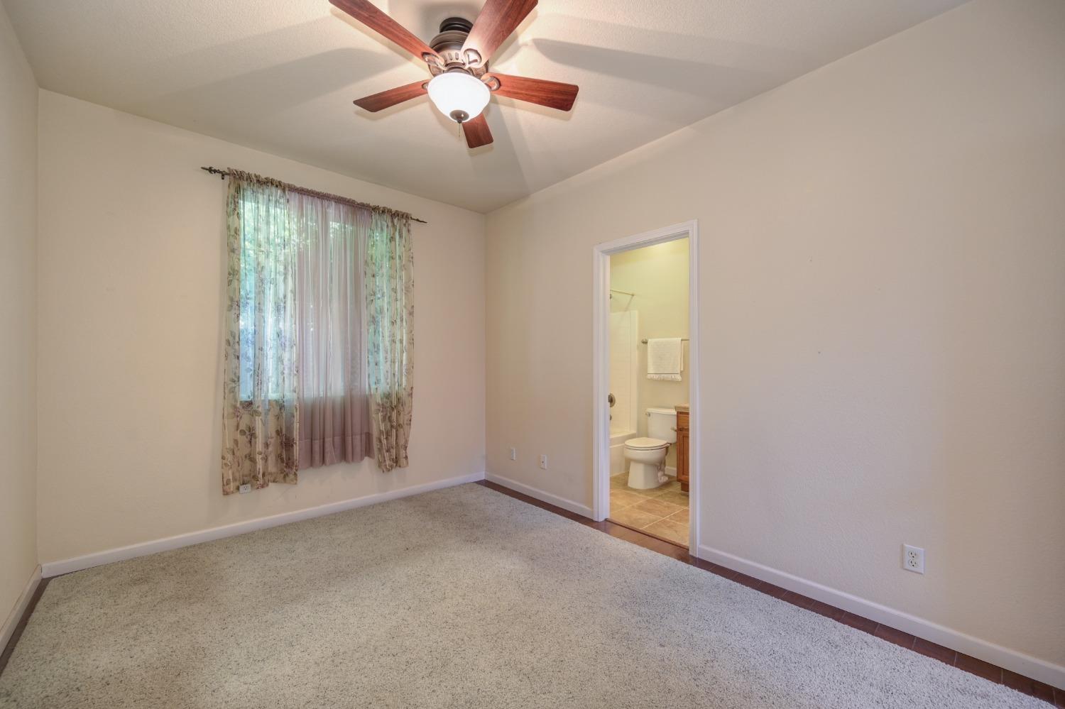 Detail Gallery Image 26 of 38 For 1222 Davmore Ln, Lincoln,  CA 95648 - 4 Beds | 3/1 Baths