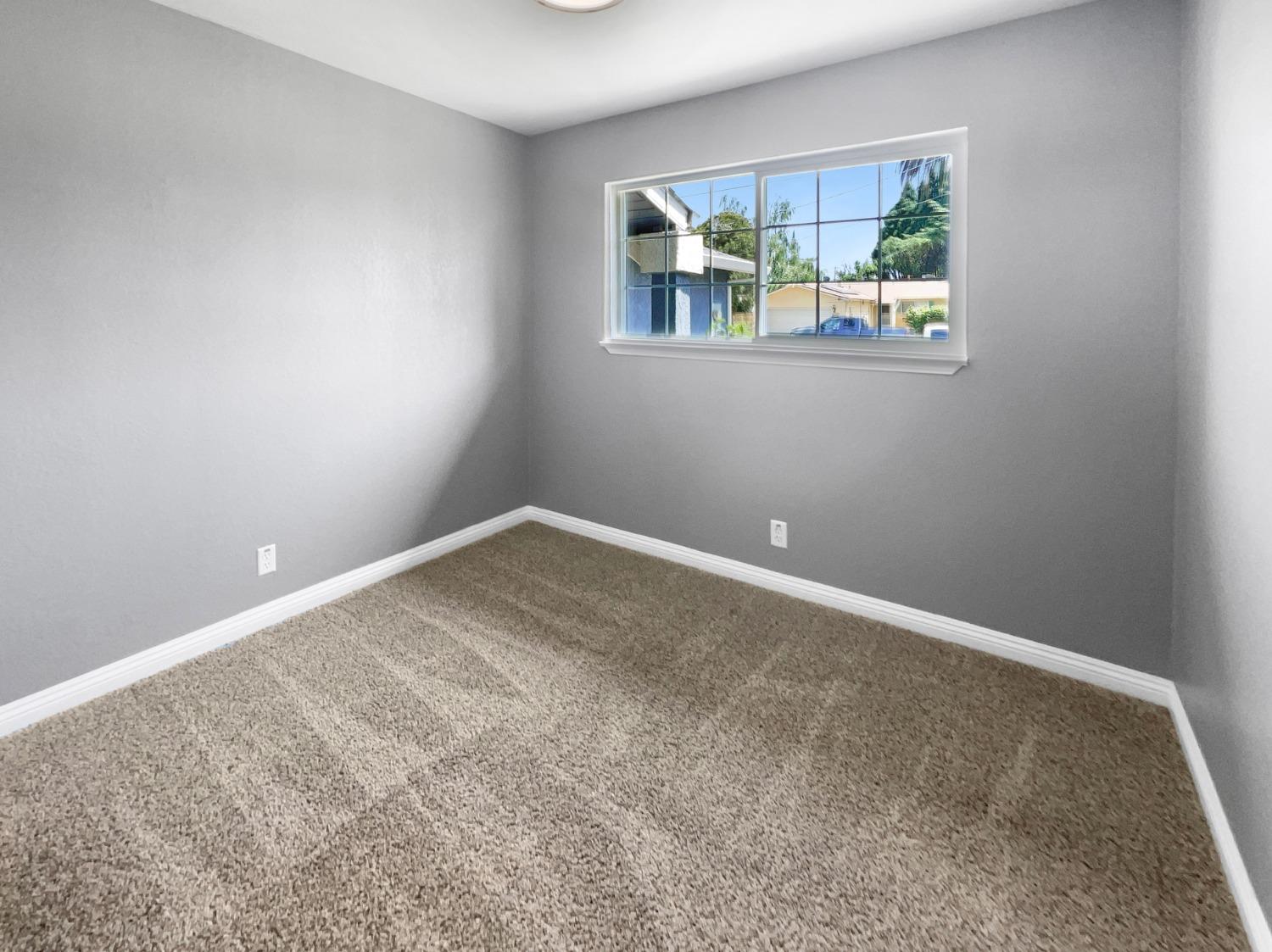 Detail Gallery Image 11 of 17 For 551 Benton Dr, Yuba City,  CA 95991 - 4 Beds | 2 Baths