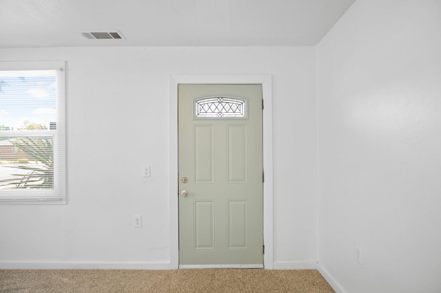 Detail Gallery Image 8 of 28 For 1501 Pearl St, Modesto,  CA 95350 - 3 Beds | 2 Baths