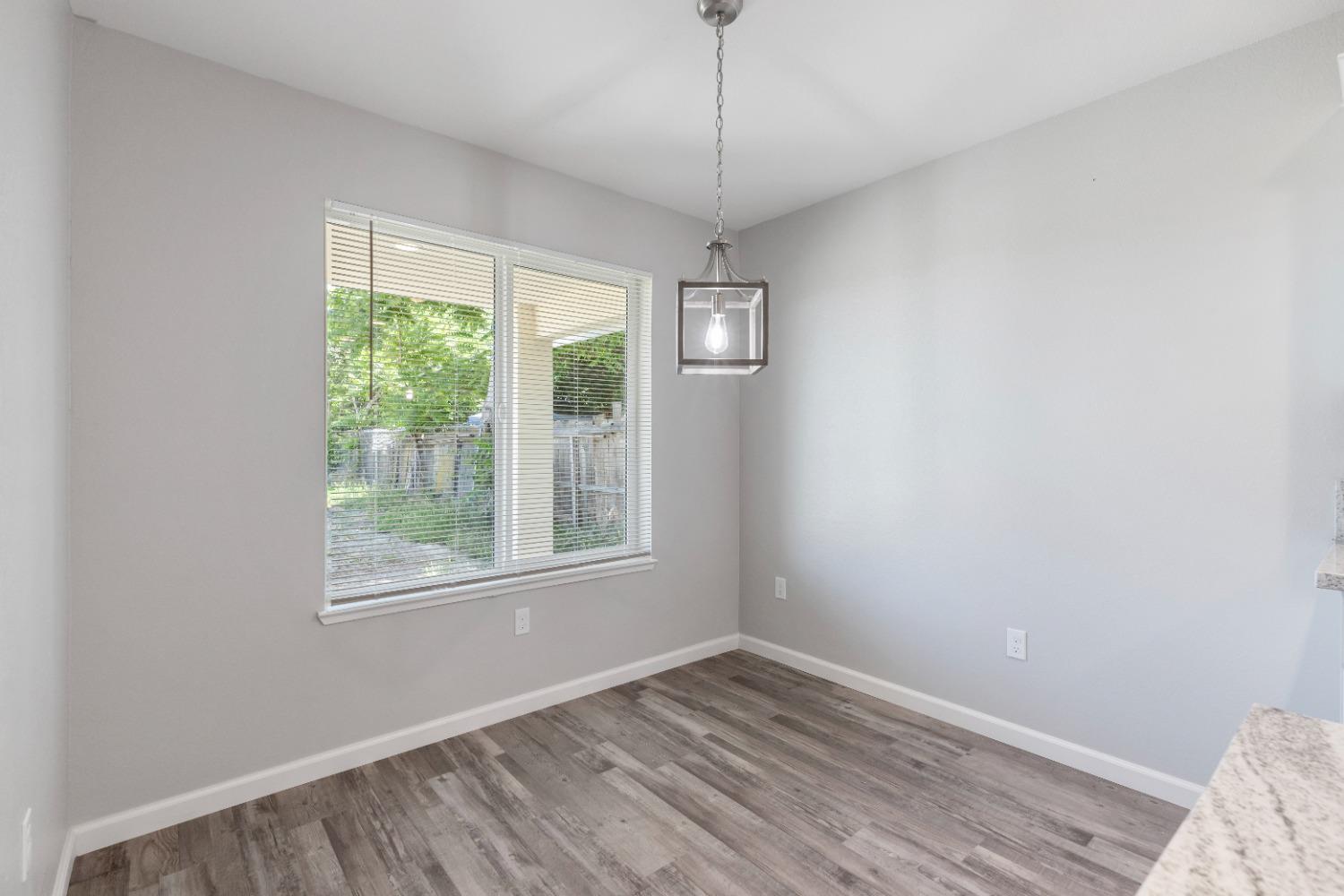 Detail Gallery Image 11 of 17 For 608 Empire Ave, Modesto,  CA 95354 - 4 Beds | 2 Baths