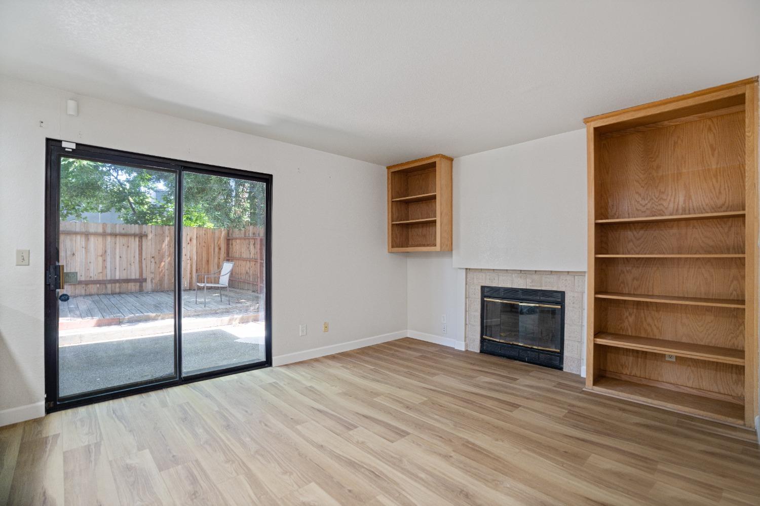 Detail Gallery Image 11 of 35 For 6753 Koster Way, Elk Grove,  CA 95758 - 3 Beds | 2/1 Baths