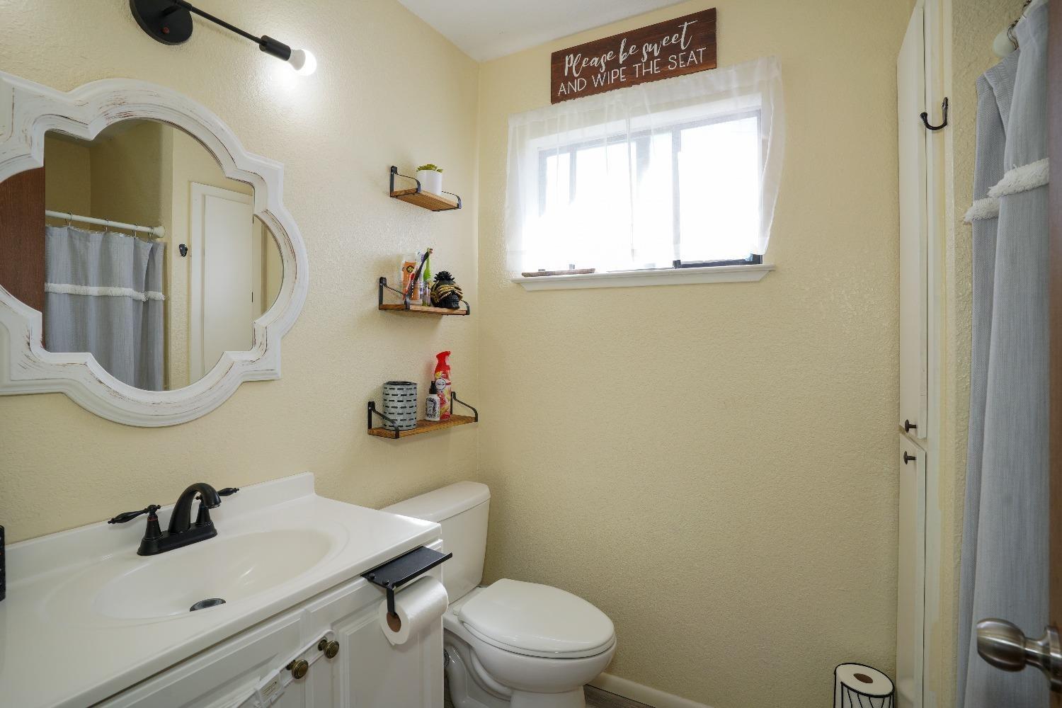 Detail Gallery Image 10 of 15 For 3423 Farid Ct, Carmichael,  CA 95608 - 2 Beds | 2 Baths
