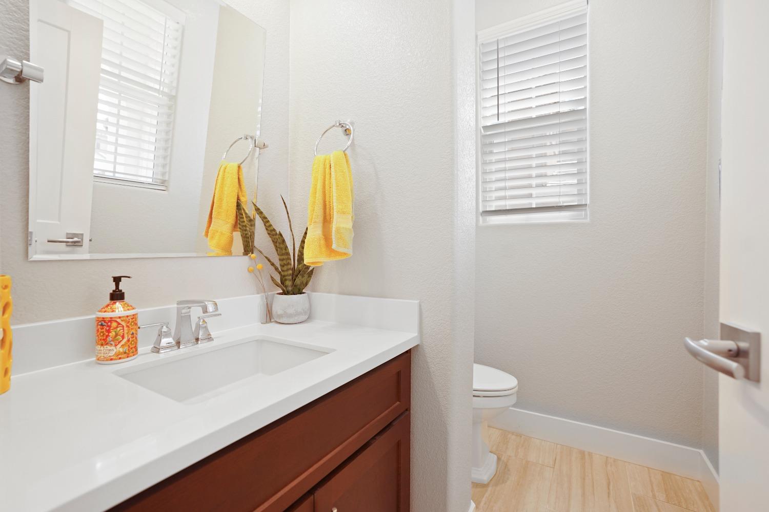 Detail Gallery Image 11 of 42 For 2253 Sunny Island Ct, Modesto,  CA 95355 - 3 Beds | 2/1 Baths