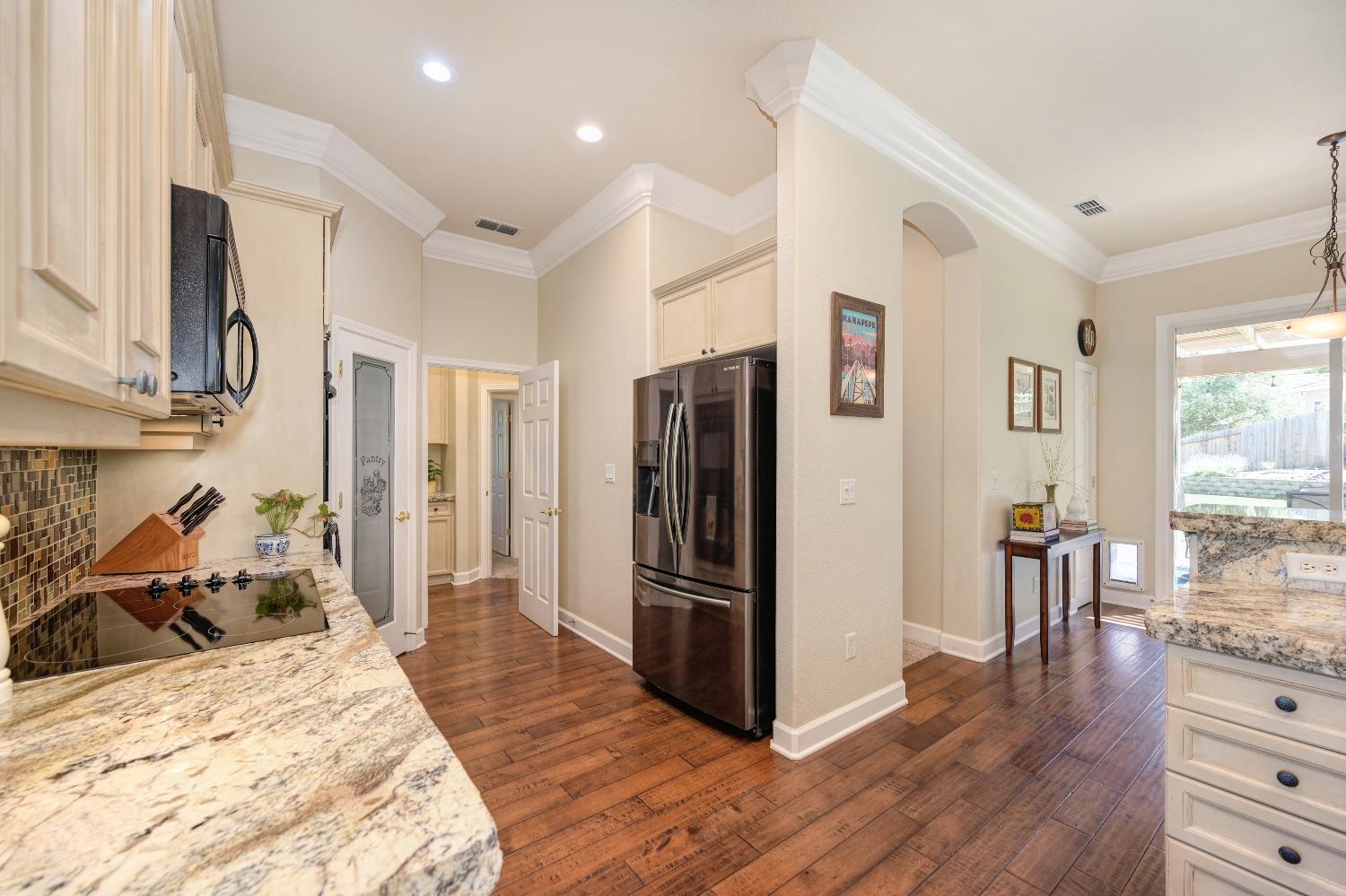 Detail Gallery Image 13 of 29 For 14736 Reynosa Dr, Rancho Murieta,  CA 95683 - 3 Beds | 2 Baths