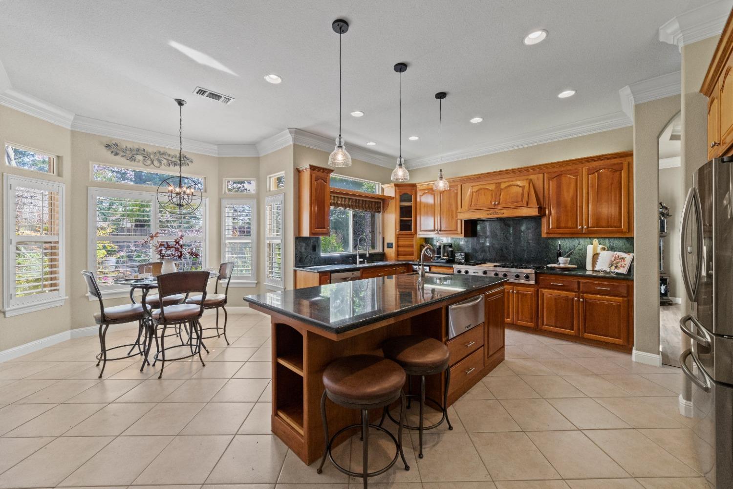 Detail Gallery Image 21 of 61 For 8440 Spruce Meadow Ln, Granite Bay,  CA 95746 - 5 Beds | 4 Baths