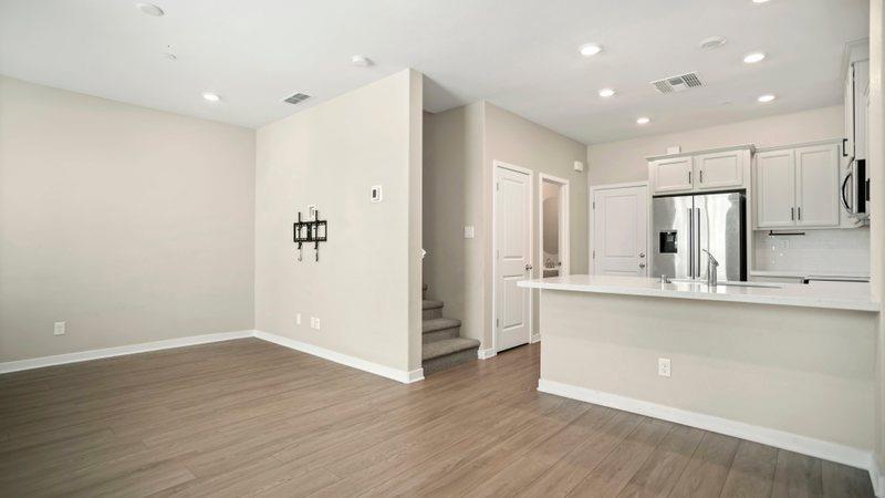 Detail Gallery Image 9 of 37 For 5301 E Commerce Way #64104,  Sacramento,  CA 95835 - 3 Beds | 2/1 Baths