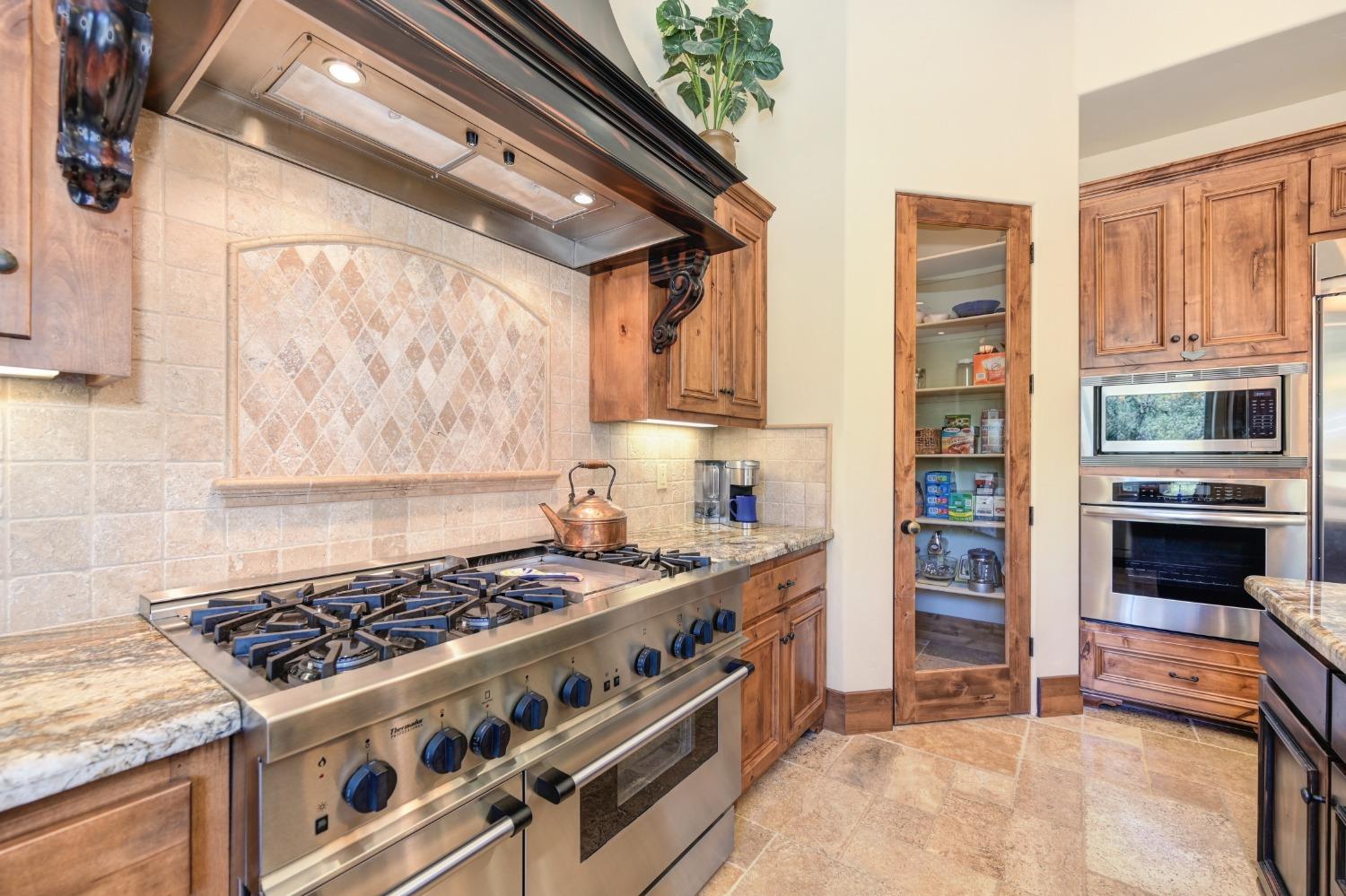 Detail Gallery Image 9 of 59 For 15255 Woodmont Ln, Meadow Vista,  CA 95722 - 4 Beds | 3/1 Baths