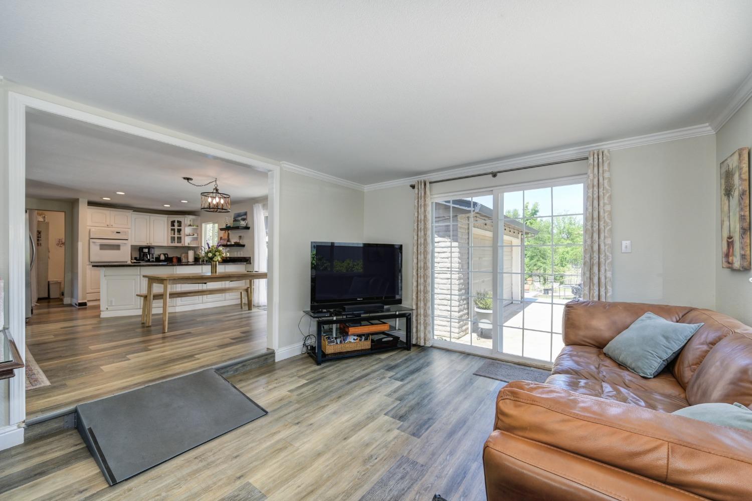 Detail Gallery Image 17 of 39 For 13717 Torrey Pines Dr, Auburn,  CA 95602 - 3 Beds | 2/1 Baths