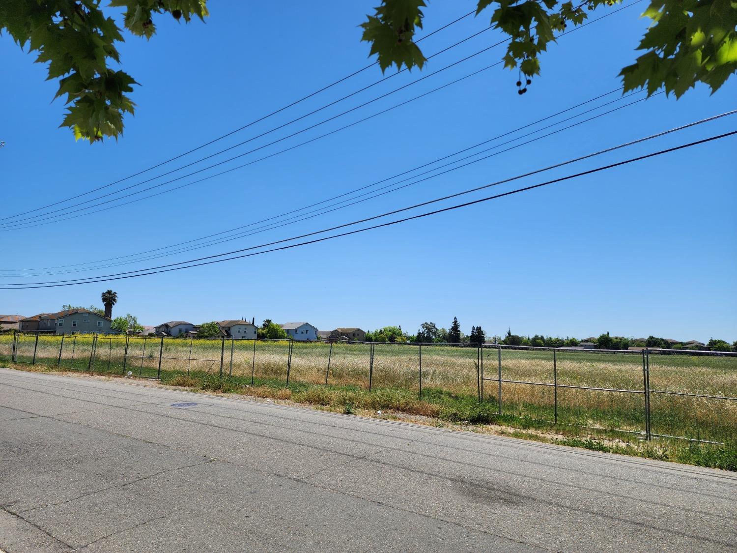 Shasta Avenue, Elk Grove, California image 3