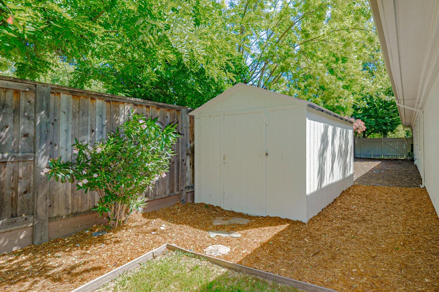 Detail Gallery Image 39 of 39 For 1513 Rialto Ln, Davis,  CA 95618 - 3 Beds | 2/1 Baths
