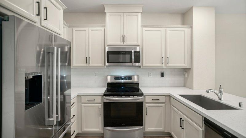 Detail Gallery Image 13 of 37 For 5301 E Commerce Way #64104,  Sacramento,  CA 95835 - 3 Beds | 2/1 Baths