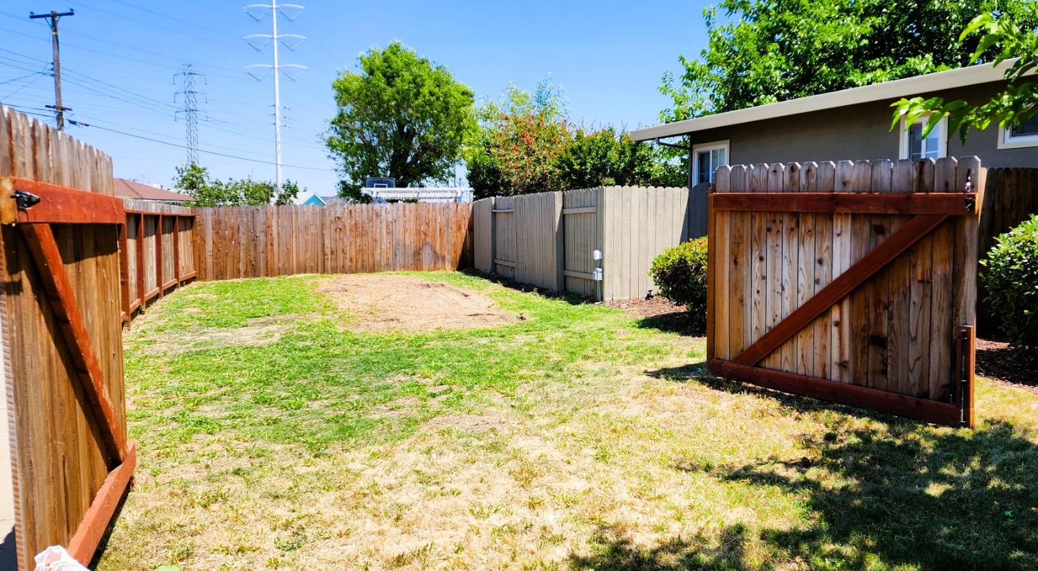 Detail Gallery Image 27 of 36 For 6519 Prentiss Dr, Sacramento,  CA 95823 - 3 Beds | 2 Baths