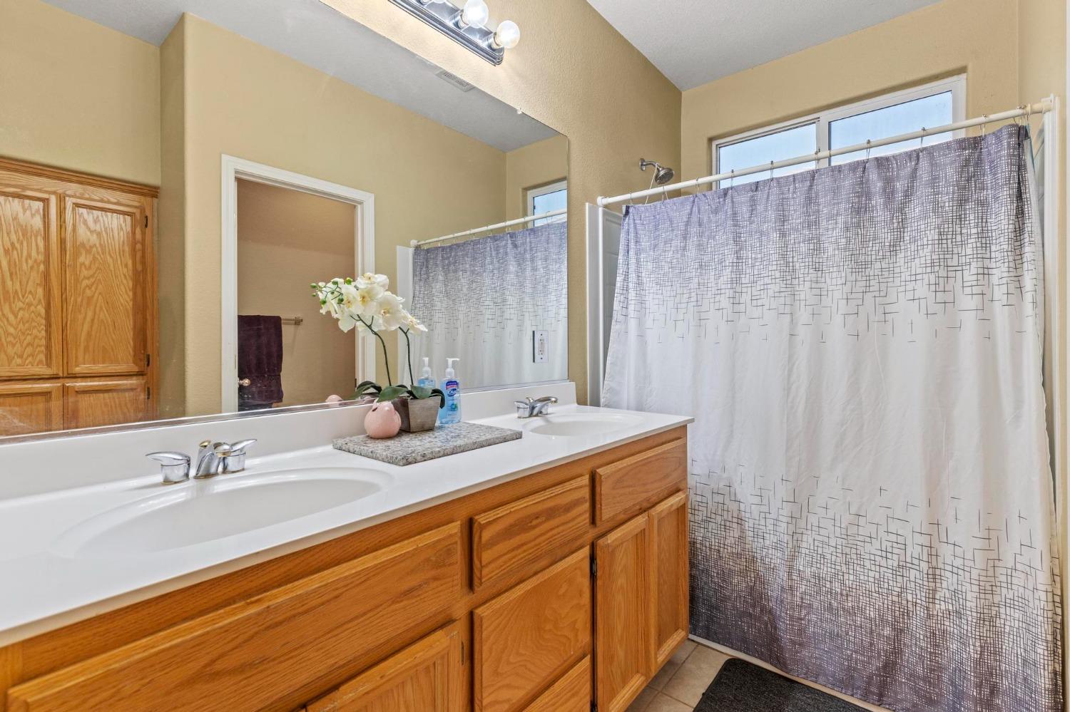 Detail Gallery Image 29 of 38 For 2186 Summerfield Ln, Olivehurst,  CA 95961 - 3 Beds | 2 Baths