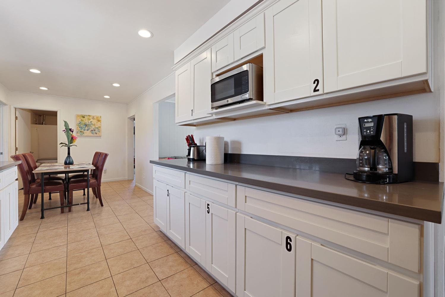Detail Gallery Image 12 of 49 For 2300 Nancy Ln, Modesto,  CA 95350 - 3 Beds | 2 Baths