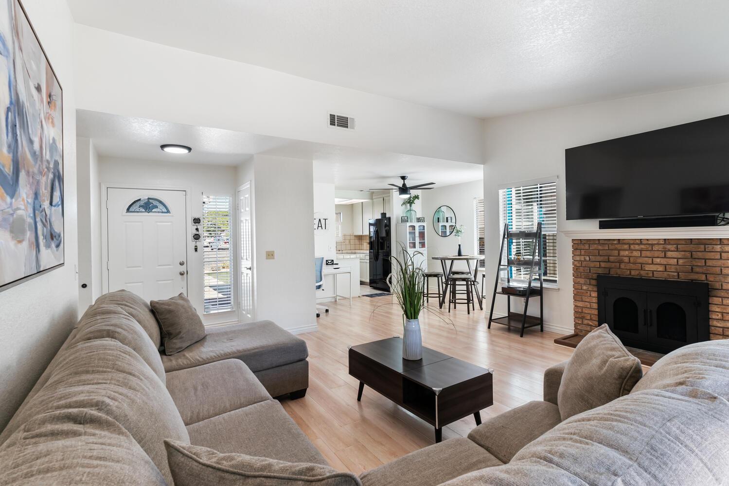 Detail Gallery Image 11 of 43 For 2495 Mario Dr, Tracy,  CA 95376 - 2 Beds | 2 Baths
