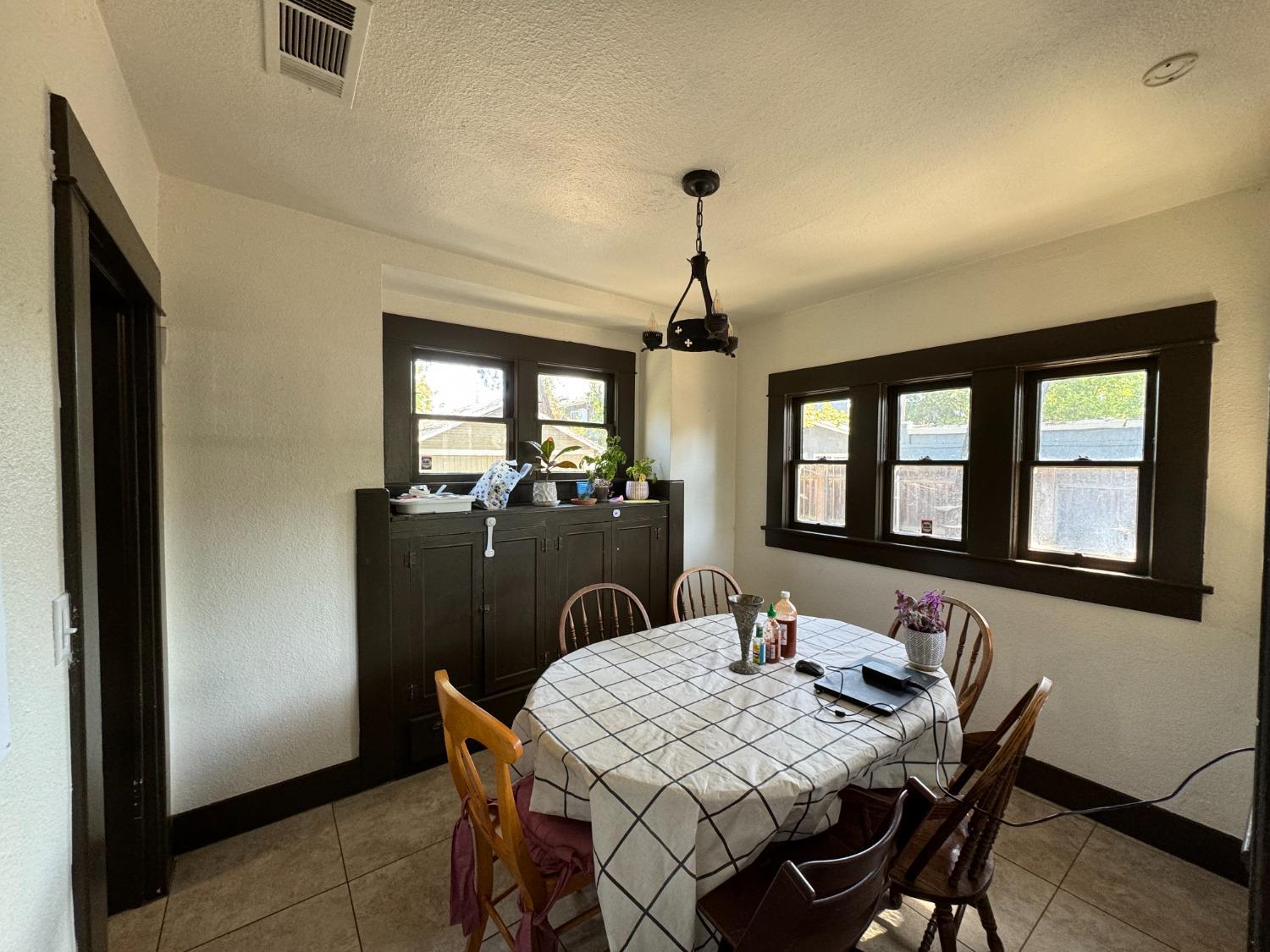 Detail Gallery Image 11 of 27 For 125 E Fairmont Ave, Modesto,  CA 95354 - 2 Beds | 1 Baths