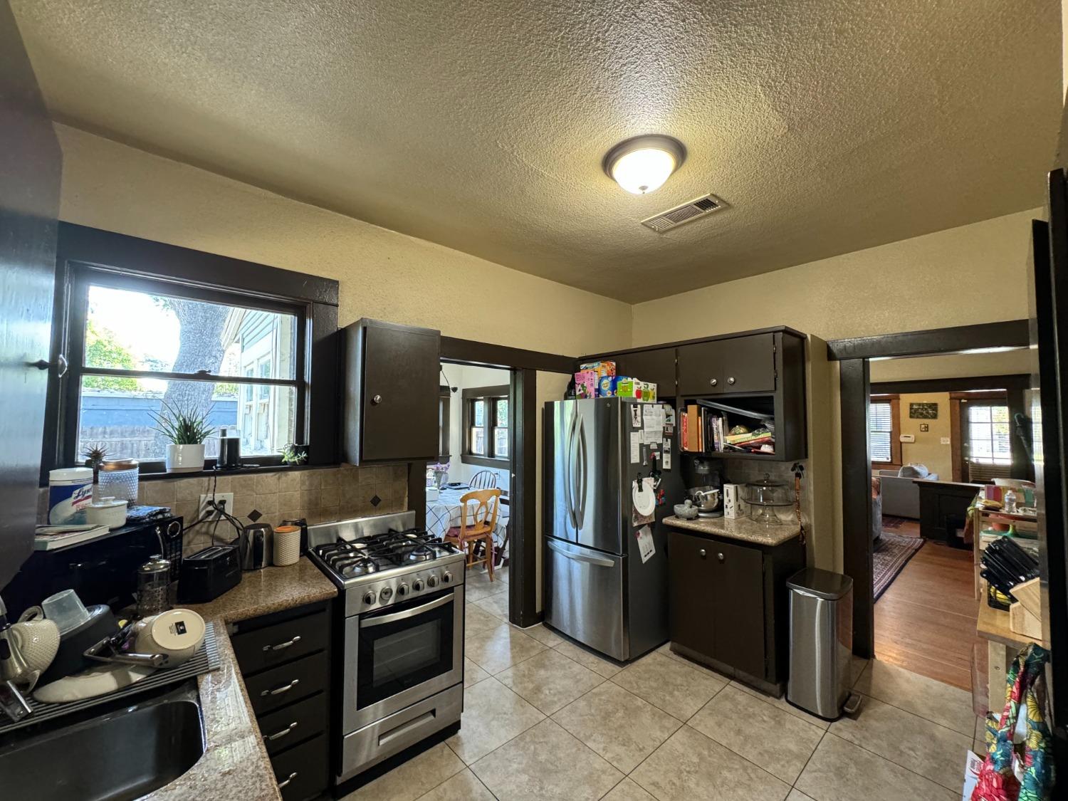 Detail Gallery Image 12 of 27 For 125 E Fairmont Ave, Modesto,  CA 95354 - 2 Beds | 1 Baths