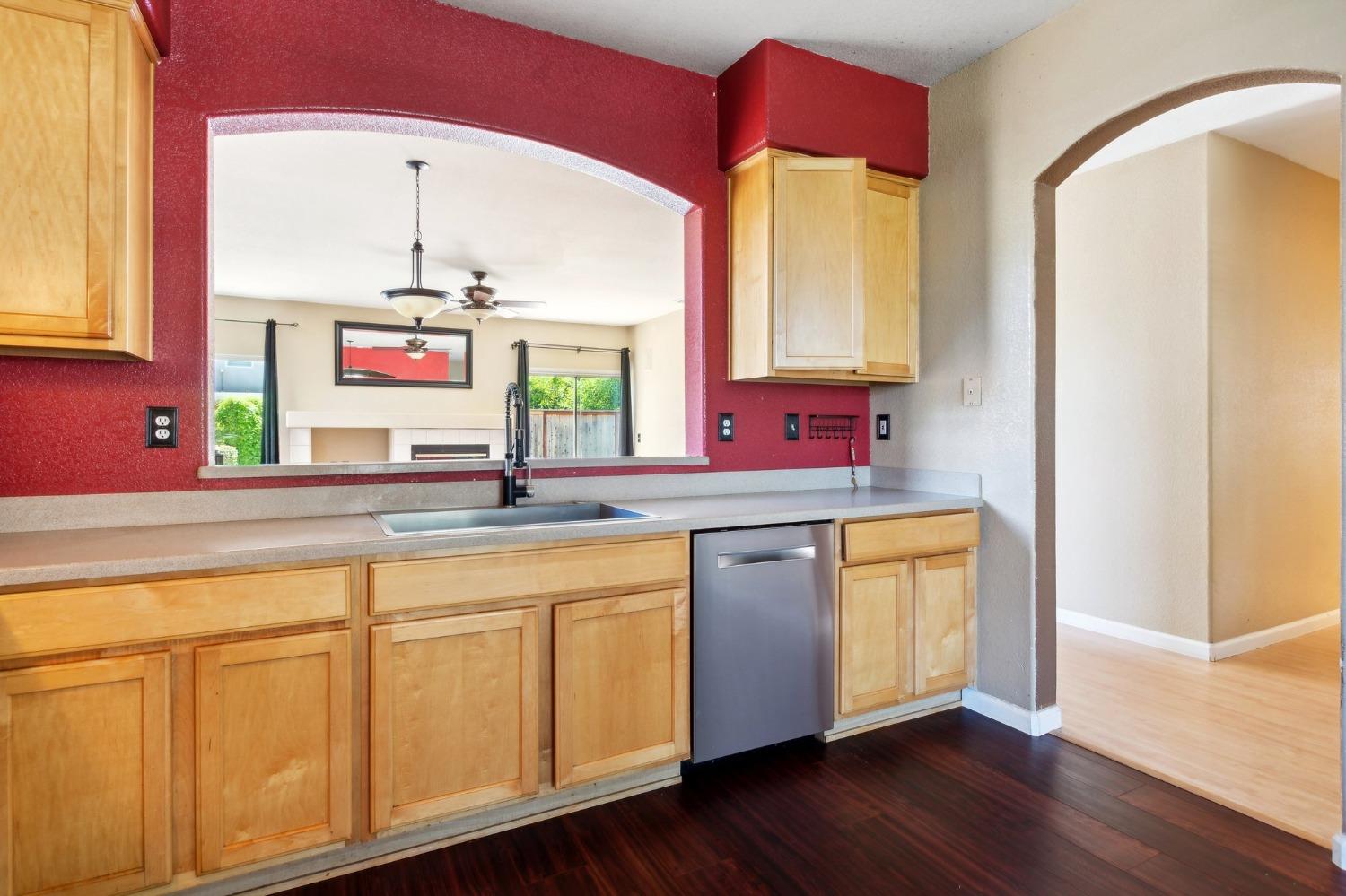 Detail Gallery Image 8 of 32 For 9695 Marquis Ct, Elk Grove,  CA 95758 - 3 Beds | 2 Baths