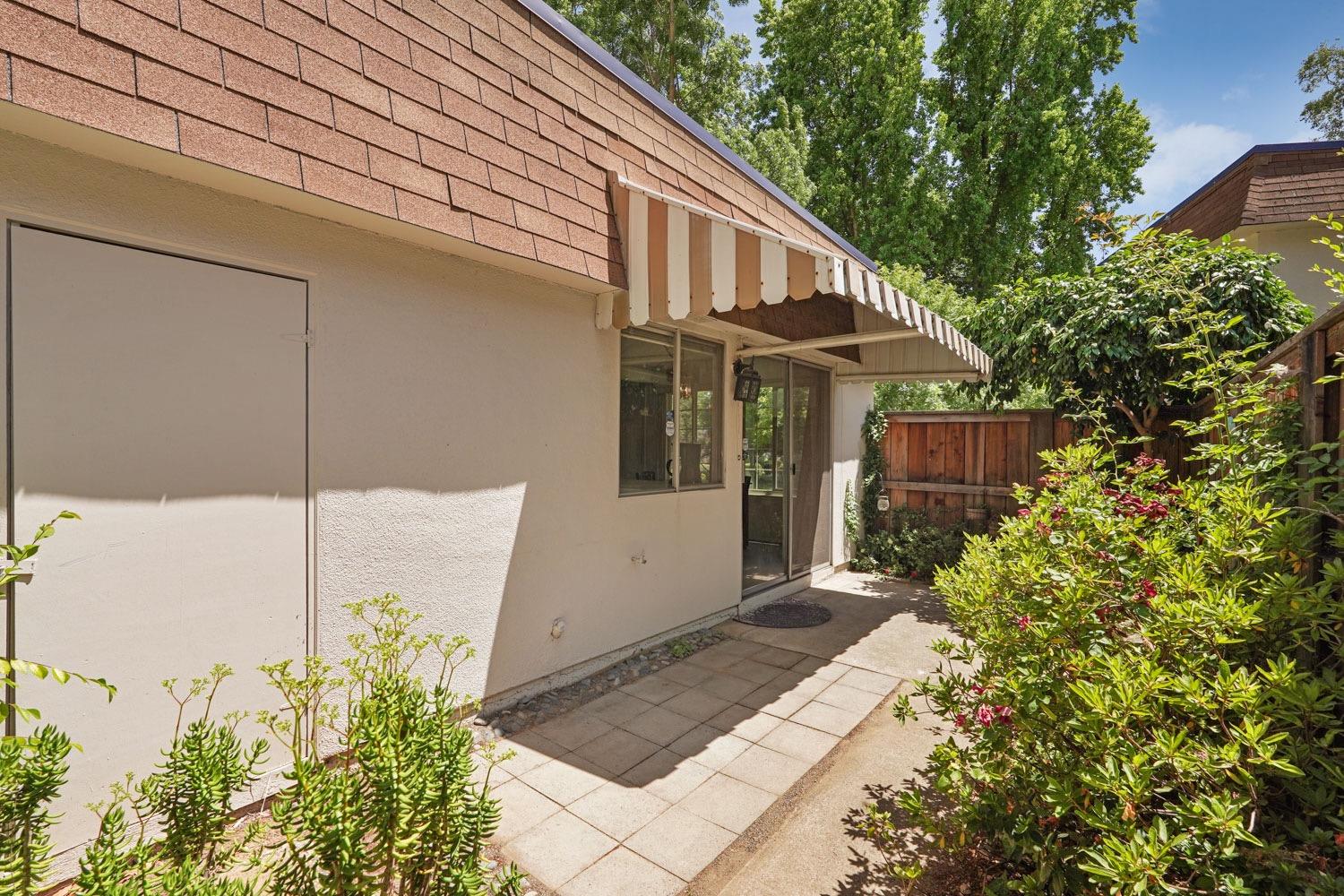 Detail Gallery Image 29 of 38 For 8815 Salmon Falls Dr a,  Sacramento,  CA 95826 - 3 Beds | 2 Baths