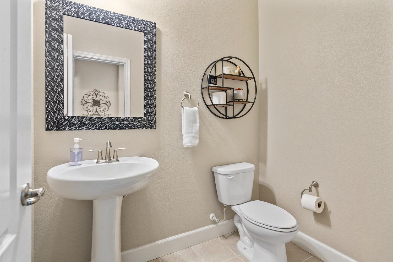 Detail Gallery Image 10 of 63 For 1727 Kyle Dayton Dr, Tracy,  CA 95376 - 4 Beds | 3/1 Baths