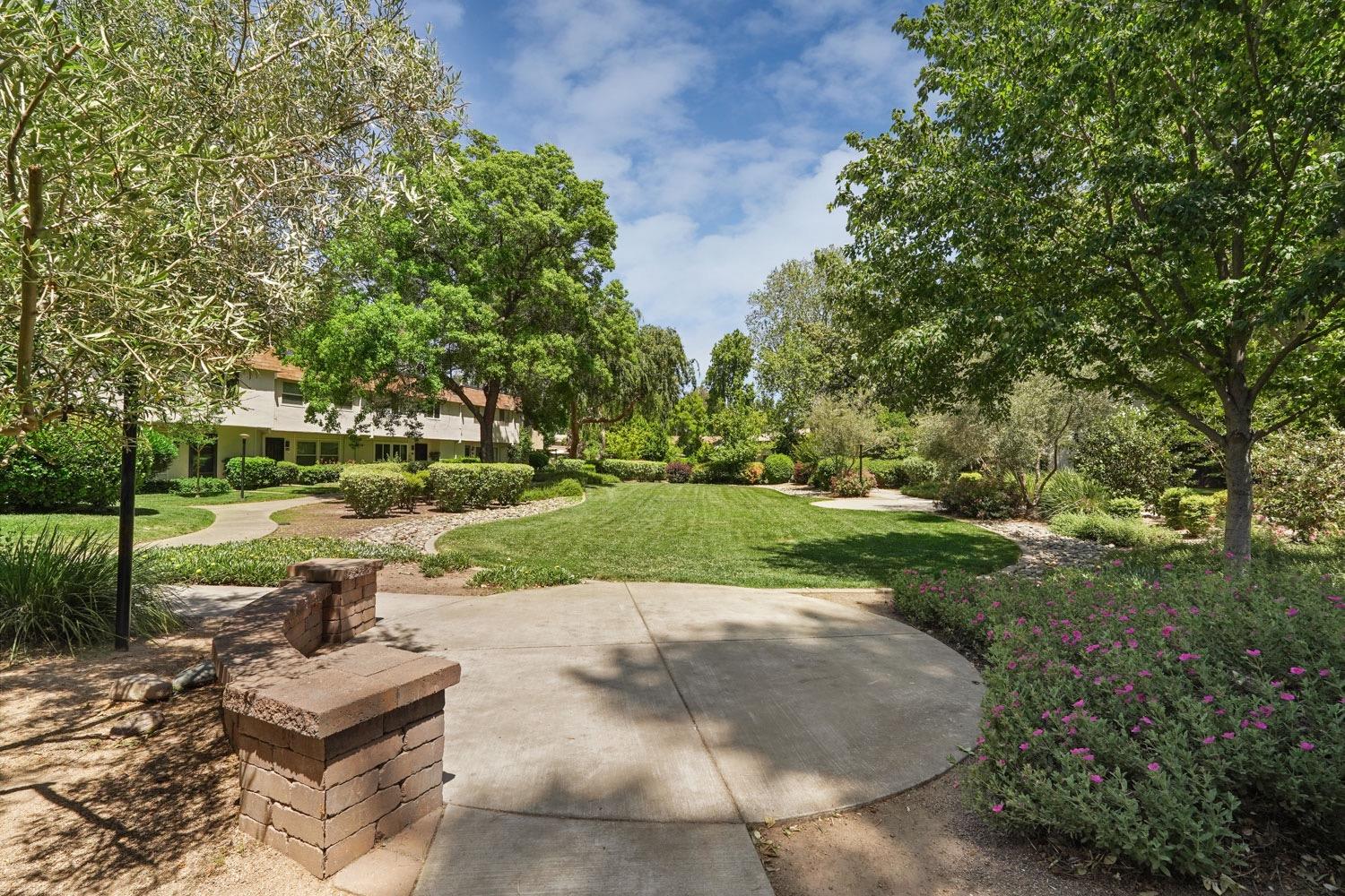 Detail Gallery Image 36 of 38 For 8815 Salmon Falls Dr a,  Sacramento,  CA 95826 - 3 Beds | 2 Baths