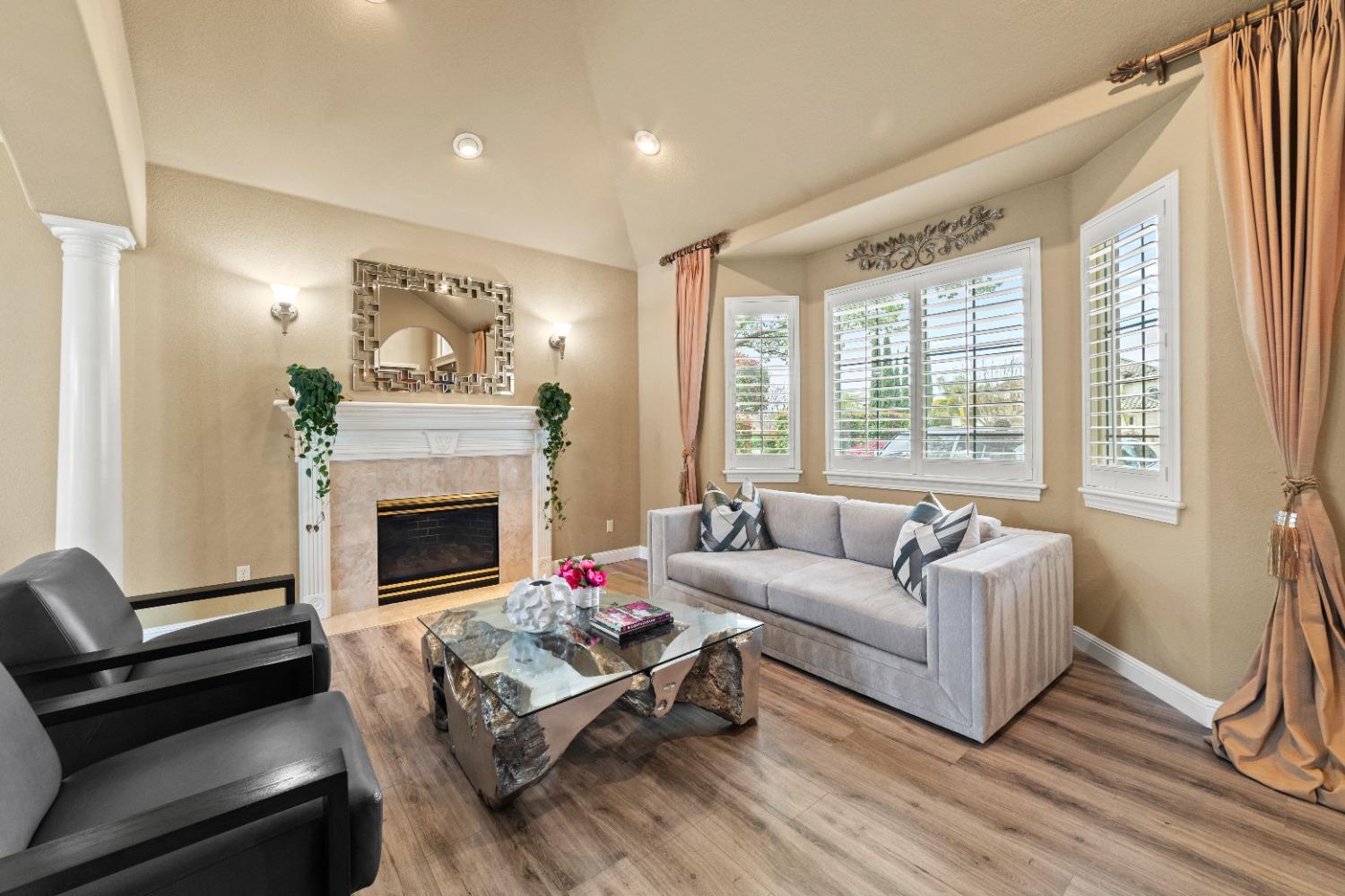 Detail Gallery Image 15 of 61 For 8440 Spruce Meadow Ln, Granite Bay,  CA 95746 - 5 Beds | 4 Baths