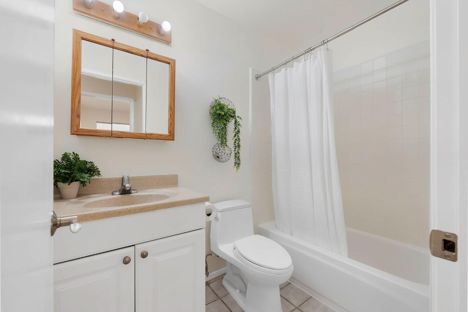 Detail Gallery Image 25 of 30 For 1115 Decatur Ct, Davis,  CA 95618 - 3 Beds | 2 Baths