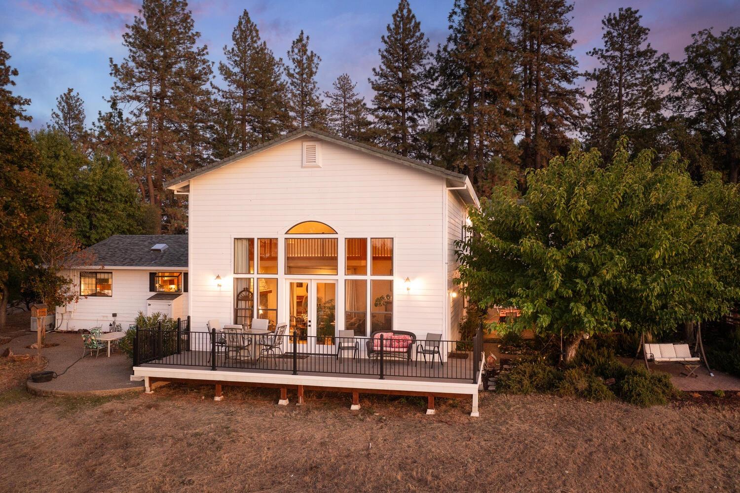 Detail Gallery Image 5 of 72 For 5860 High Lonesome Trl, Placerville,  CA 95667 - 5 Beds | 3 Baths