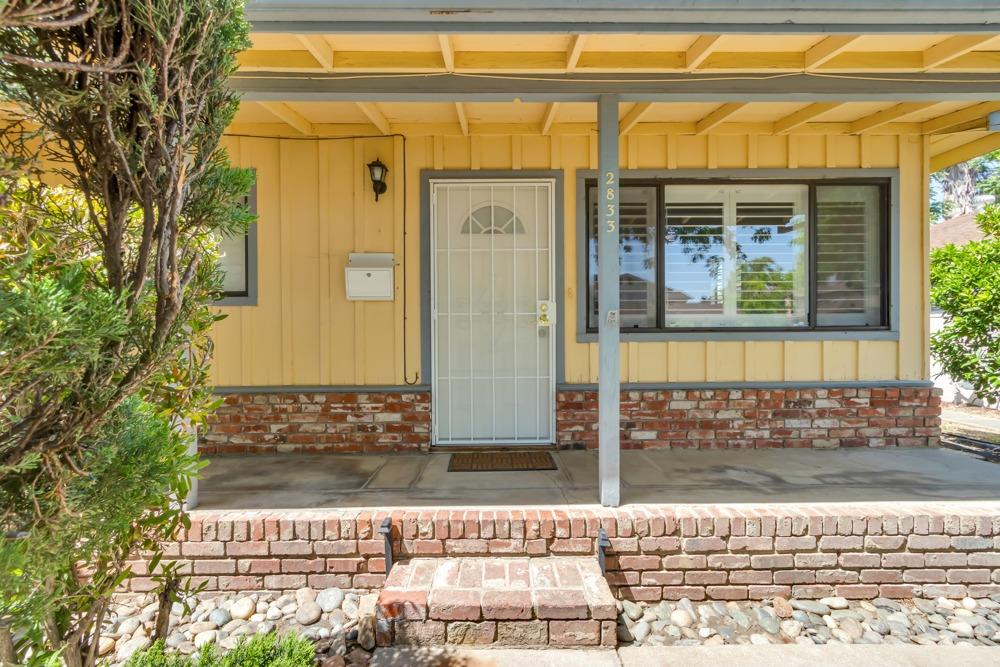 Detail Gallery Image 4 of 53 For 2833 Levon Ave, Modesto,  CA 95350 - 3 Beds | 2 Baths