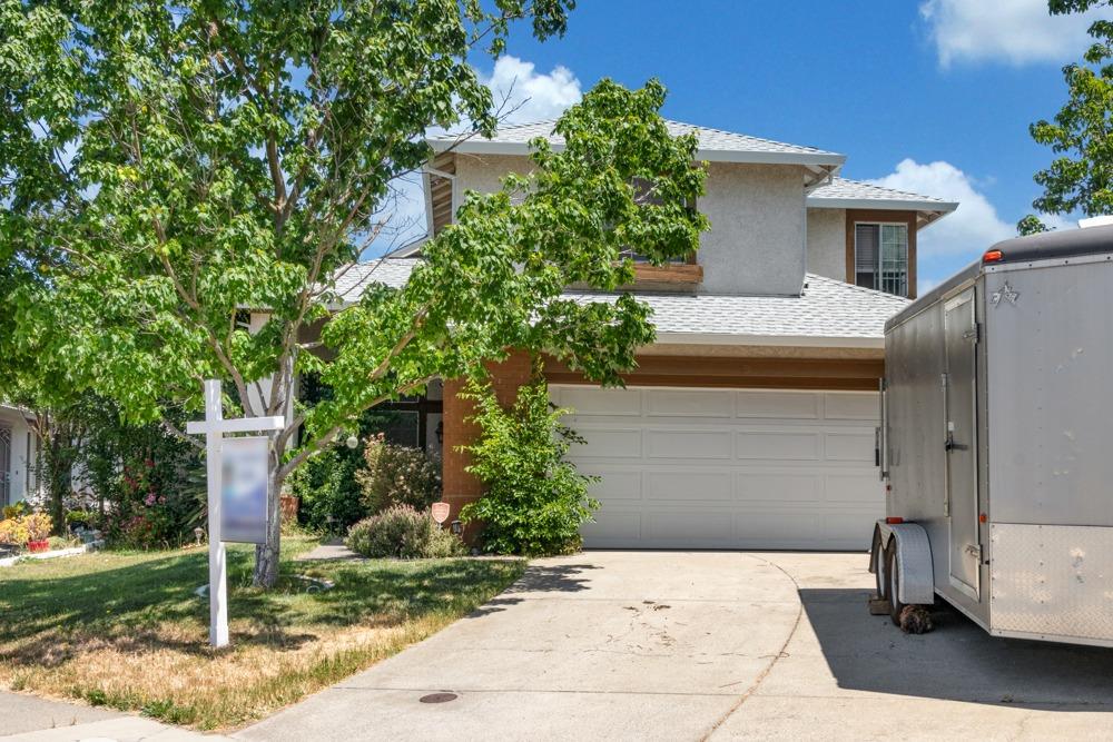 Detail Gallery Image 1 of 1 For 9 Windbrook Ct, Sacramento,  CA 95823 - 4 Beds | 2/1 Baths