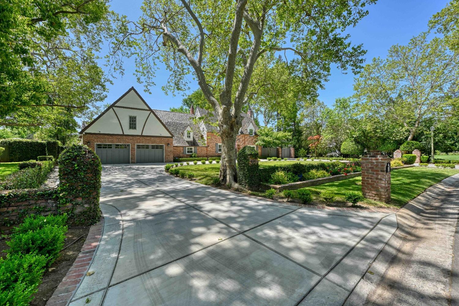 Detail Gallery Image 3 of 58 For 458 Hopkins Rd, Sacramento,  CA 95864 - 5 Beds | 4/1 Baths