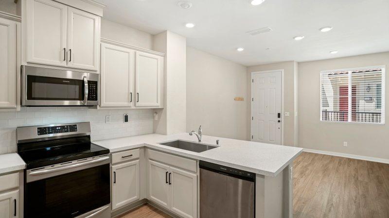 Detail Gallery Image 12 of 37 For 5301 E Commerce Way #64104,  Sacramento,  CA 95835 - 3 Beds | 2/1 Baths